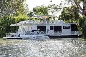 Boats And Bedzzz & Renmark River Villas