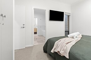 Boats And Bedzzz & Renmark River Villas