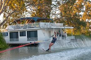 Boats And Bedzzz & Renmark River Villas