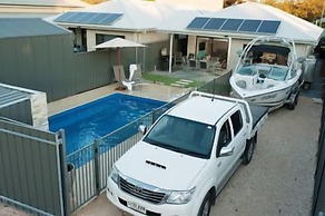 Boats And Bedzzz & Renmark River Villas