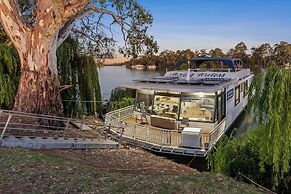 Boats And Bedzzz & Renmark River Villas