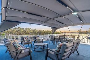 Boats And Bedzzz & Renmark River Villas