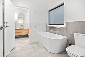 Boats And Bedzzz & Renmark River Villas