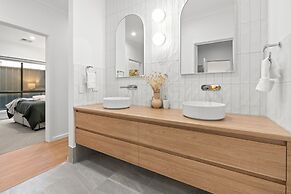 Boats And Bedzzz & Renmark River Villas