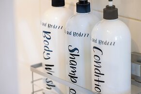 Boats And Bedzzz & Renmark River Villas