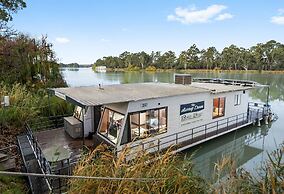Boats And Bedzzz & Renmark River Villas