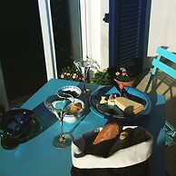 La Casa Blu Bed & Breakfast