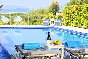 Cretan Mansion with Heated Swimming Pool