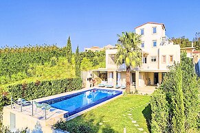 Cretan Mansion with Heated Swimming Pool