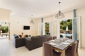 Seven Springs Villas