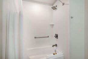 Best Western Plus Gardena Inn & Suites