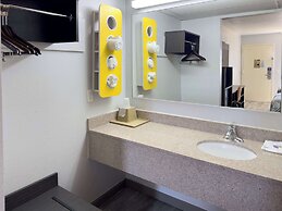 Motel 6 Dyersburg, TN