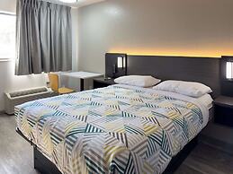 Motel 6 Dyersburg, TN