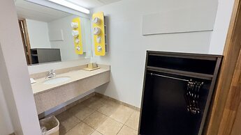 Motel 6 Dyersburg, TN