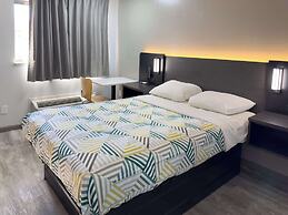 Motel 6 Dyersburg, TN