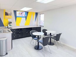 Motel 6 Dyersburg, TN