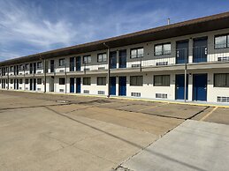 Motel 6 Dyersburg, TN