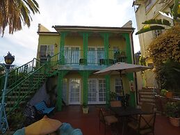 La Paloma Las Flores