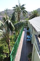 La Paloma Las Flores