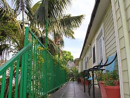 La Paloma Las Flores