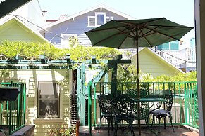 La Paloma Las Flores