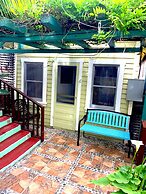 La Paloma Las Flores