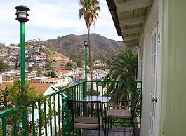 La Paloma Las Flores