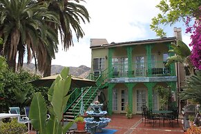 La Paloma Las Flores