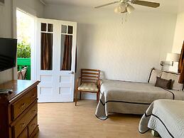 La Paloma Las Flores