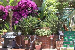 La Paloma Las Flores