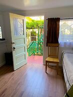 La Paloma Las Flores