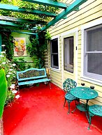 La Paloma Las Flores