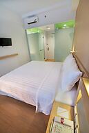 Whiz Prime Hotel Megamas Manado