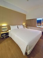 Whiz Prime Hotel Megamas Manado