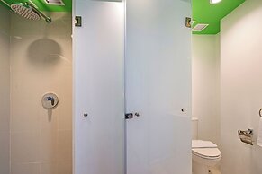 Whiz Prime Hotel Megamas Manado