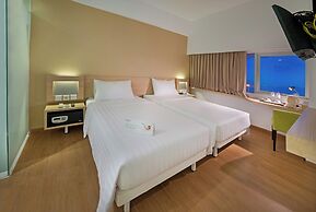 Whiz Prime Hotel Megamas Manado