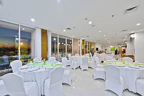 Whiz Prime Hotel Megamas Manado
