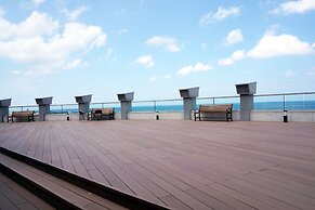 Aimi Jeju Beach Hotel