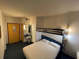 Kyriad Direct Montauban Centre