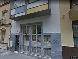 Holidays2Malaga Juan de Mena Apartments