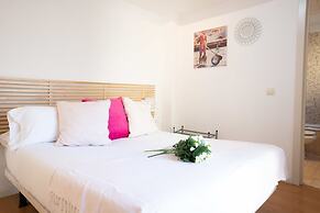 Holidays2Malaga Juan de Mena Apartments