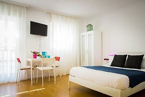 Holidays2Malaga Juan de Mena Apartments