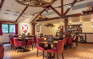 Warwick Castle Hotel and Knight's Village