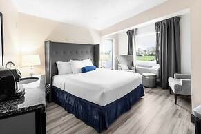 Aqua Blue Hotel