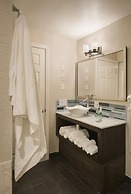 Aqua Blue Hotel