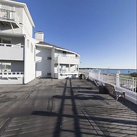 Aqua Blue Hotel
