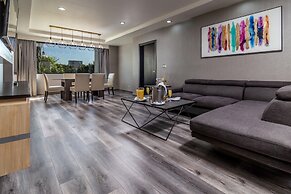 Hotel Pueblo Amigo Plaza & Casino