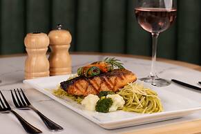 Hotel Pueblo Amigo Plaza & Casino