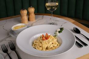 Hotel Pueblo Amigo Plaza & Casino