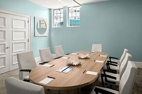 Courtyard by Marriott Nassau Downtown/Junkanoo Beach